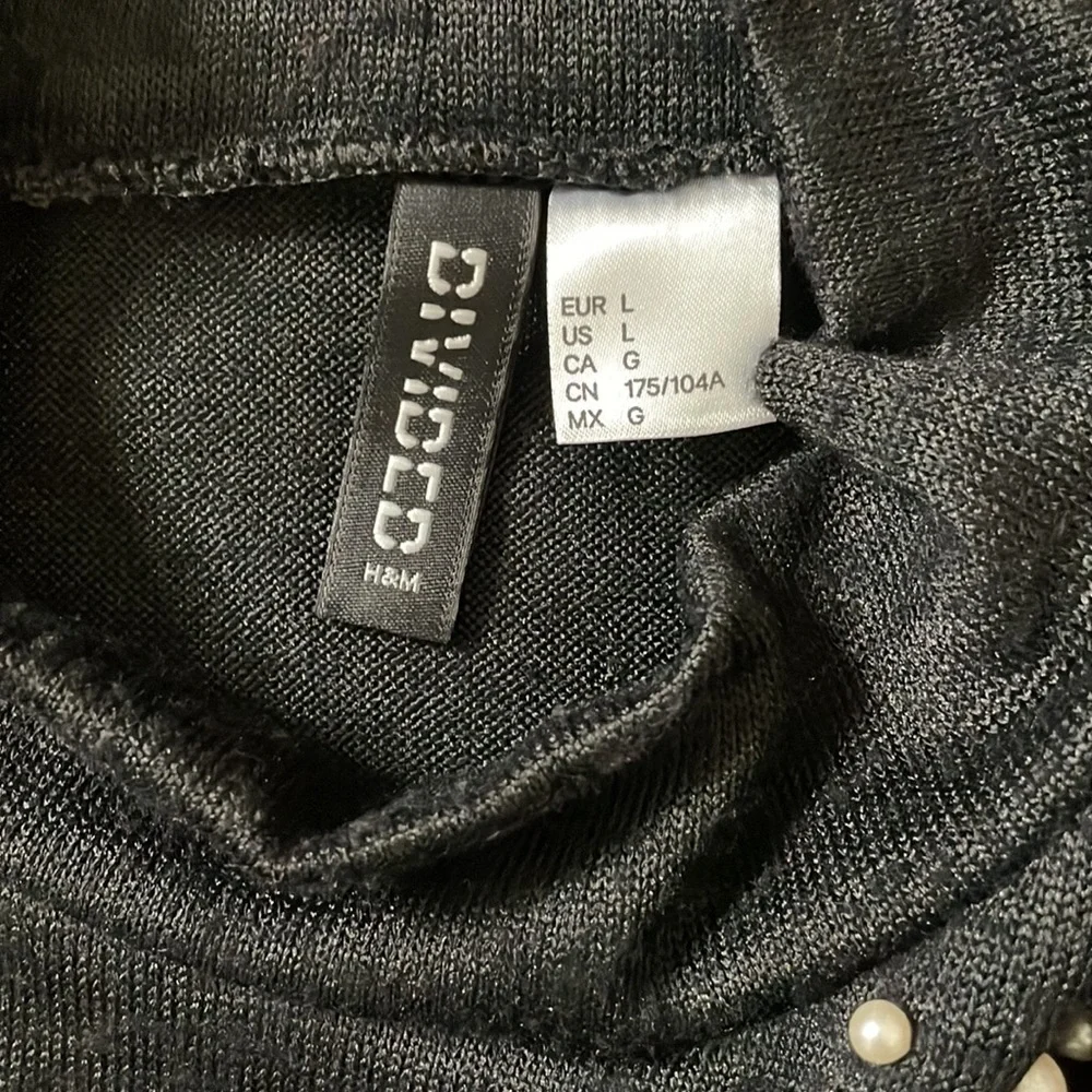 H&M Sweater - Picture 4 of 6